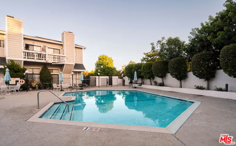 4658 Don Lorenzo Drive E, Los Angeles, California 90008