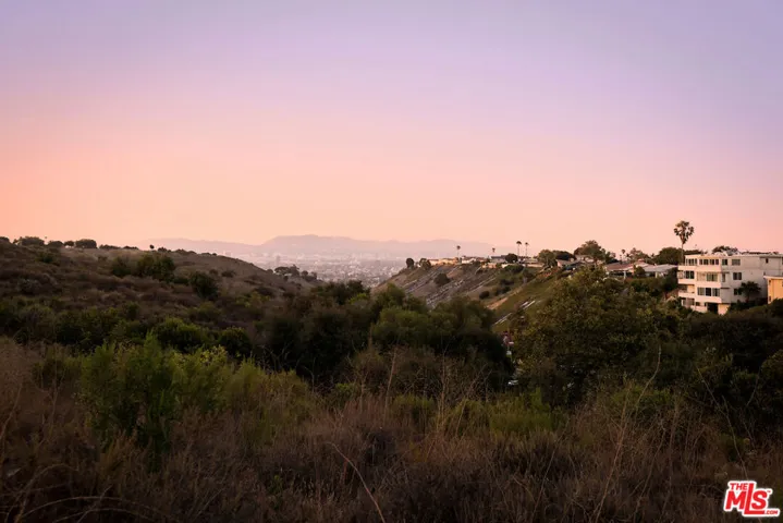 4658 Don Lorenzo Drive E, Los Angeles, California 90008