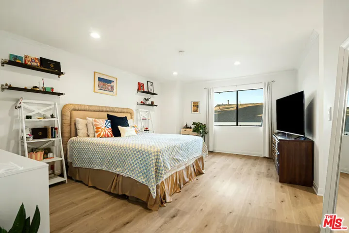 4658 Don Lorenzo Drive E, Los Angeles, California 90008