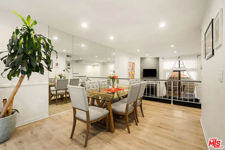 4658 Don Lorenzo Drive E, Los Angeles, California 90008