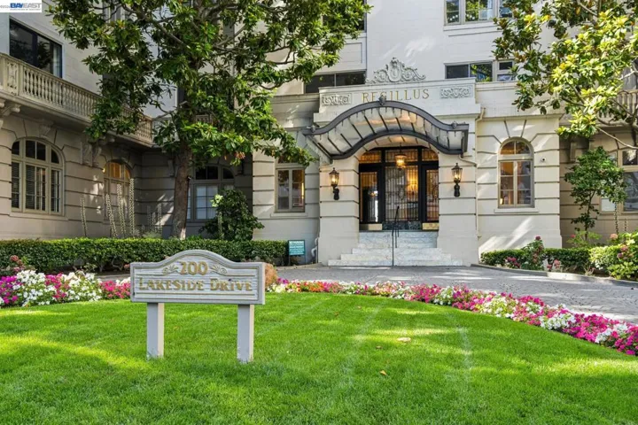 200 Lakeside Dr 202, Oakland, California 94612