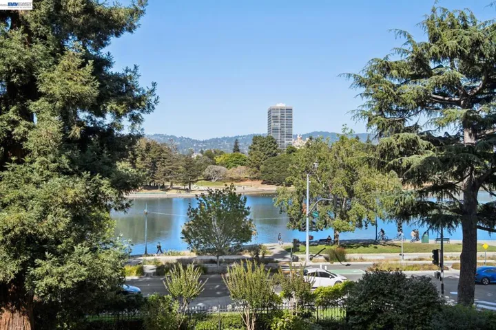 200 Lakeside Dr 202, Oakland, California 94612