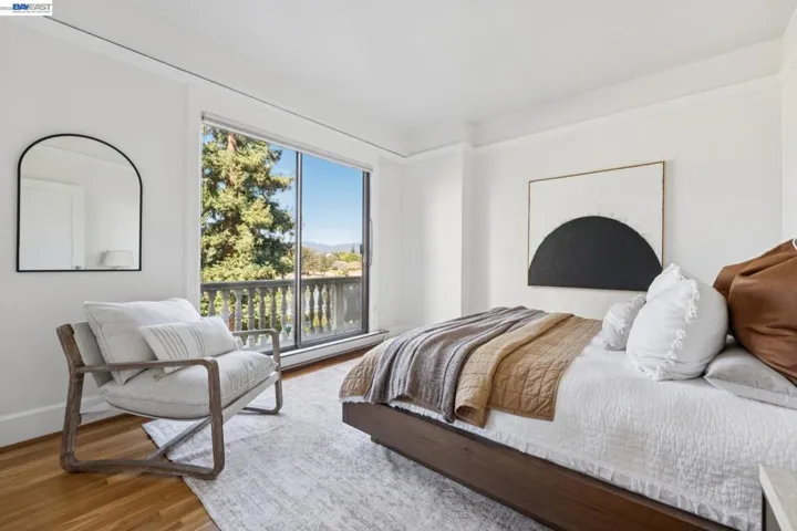 200 Lakeside Dr 202, Oakland, California 94612