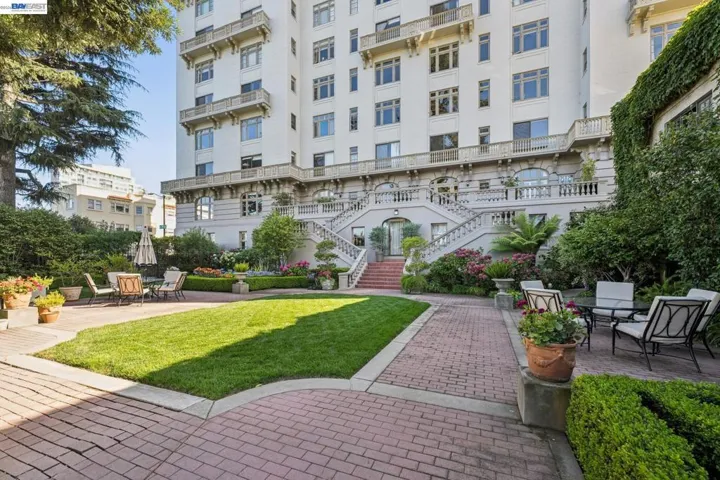 200 Lakeside Dr 202, Oakland, California 94612