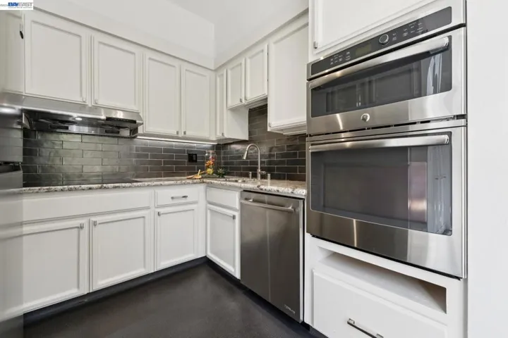 200 Lakeside Dr 202, Oakland, California 94612