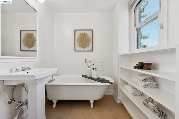 200 Lakeside Dr 202, Oakland, California 94612