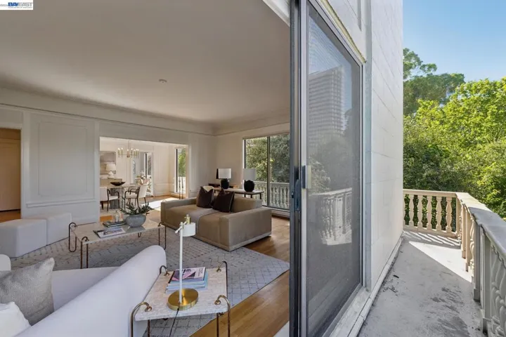 200 Lakeside Dr 202, Oakland, California 94612
