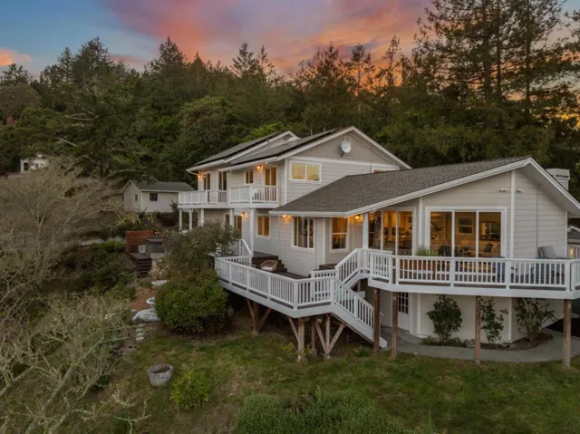 251 Starlight Terrace, Santa Cruz, California 95065