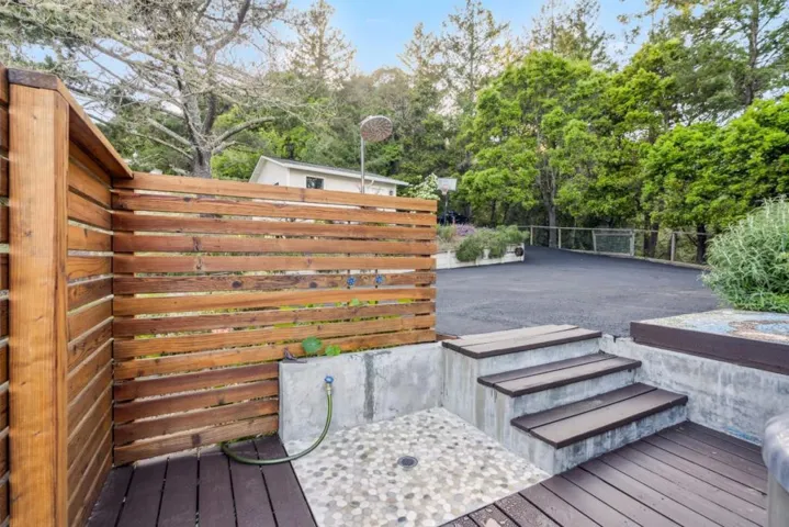 251 Starlight Terrace, Santa Cruz, California 95065