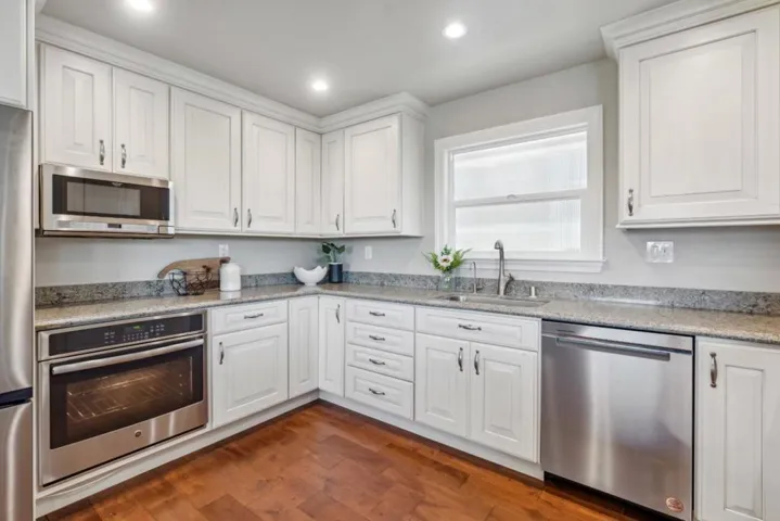 251 Starlight Terrace, Santa Cruz, California 95065
