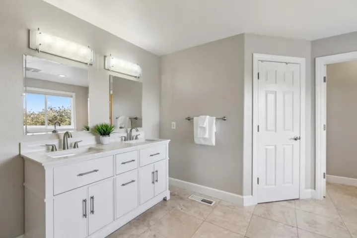 251 Starlight Terrace, Santa Cruz, California 95065