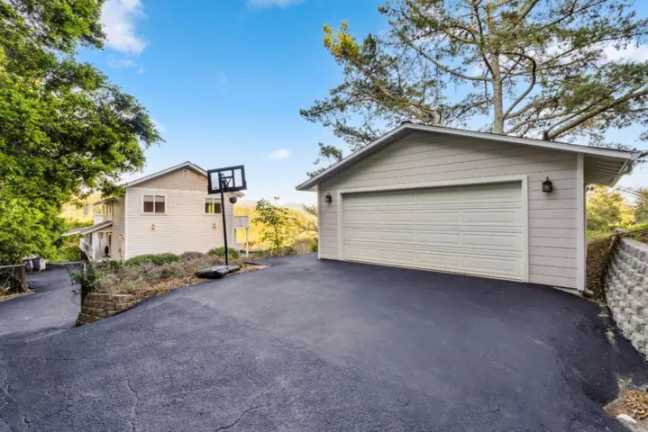 251 Starlight Terrace, Santa Cruz, California 95065