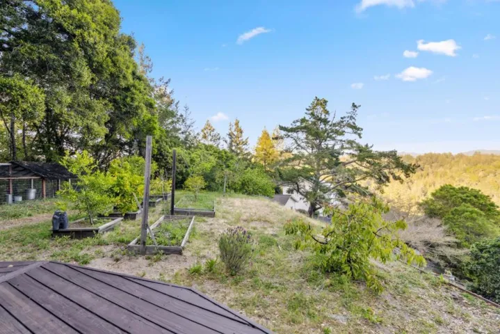 251 Starlight Terrace, Santa Cruz, California 95065