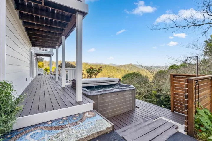 251 Starlight Terrace, Santa Cruz, California 95065