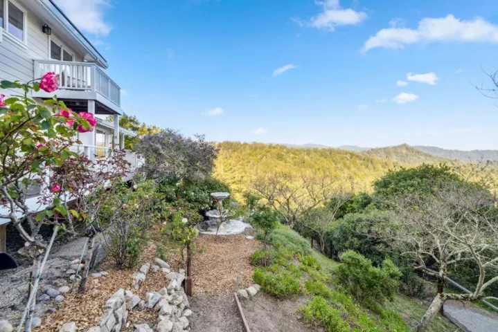 251 Starlight Terrace, Santa Cruz, California 95065