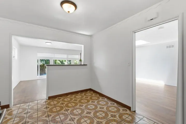 2033 San Carlos Avenue, San Carlos, California 94070