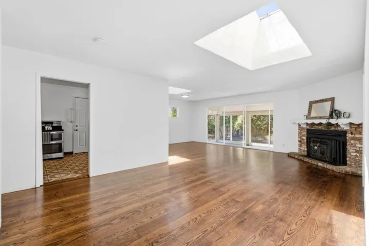2033 San Carlos Avenue, San Carlos, California 94070