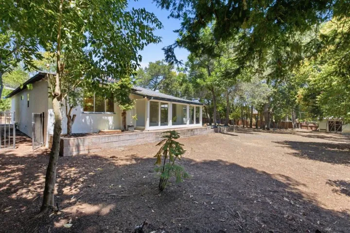 2033 San Carlos Avenue, San Carlos, California 94070
