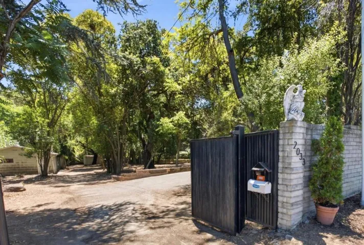 2033 San Carlos Avenue, San Carlos, California 94070