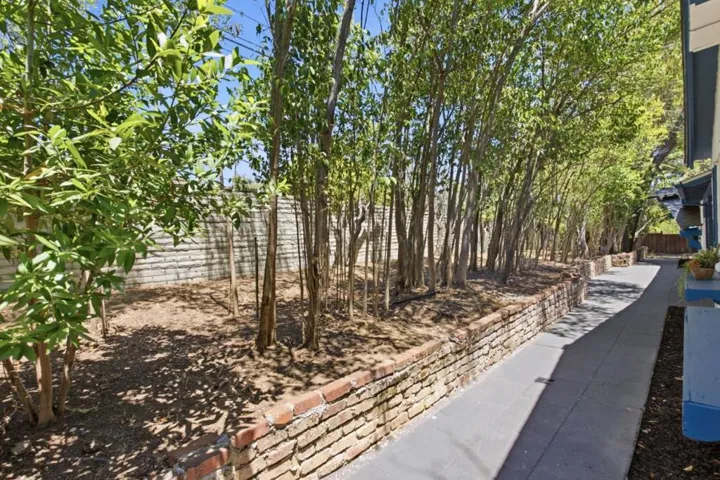 2033 San Carlos Avenue, San Carlos, California 94070