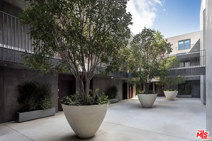 7617 Santa Monica Boulevard 220, West Hollywood, California 90046