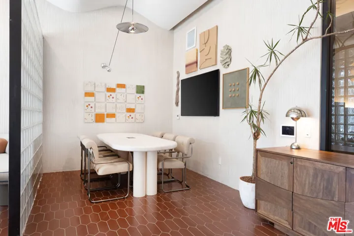 7617 Santa Monica Boulevard 220, West Hollywood, California 90046