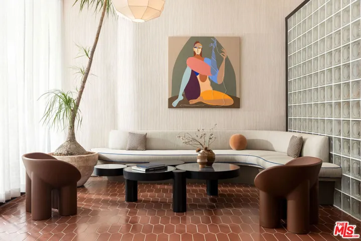 7617 Santa Monica Boulevard 220, West Hollywood, California 90046
