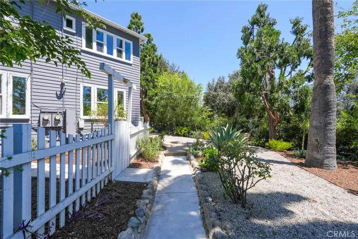 229 E Washington, Pasadena, California 91104