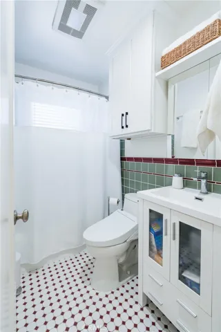 229 E Washington, Pasadena, California 91104