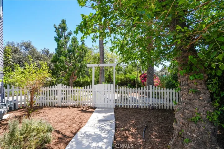 229 E Washington, Pasadena, California 91104