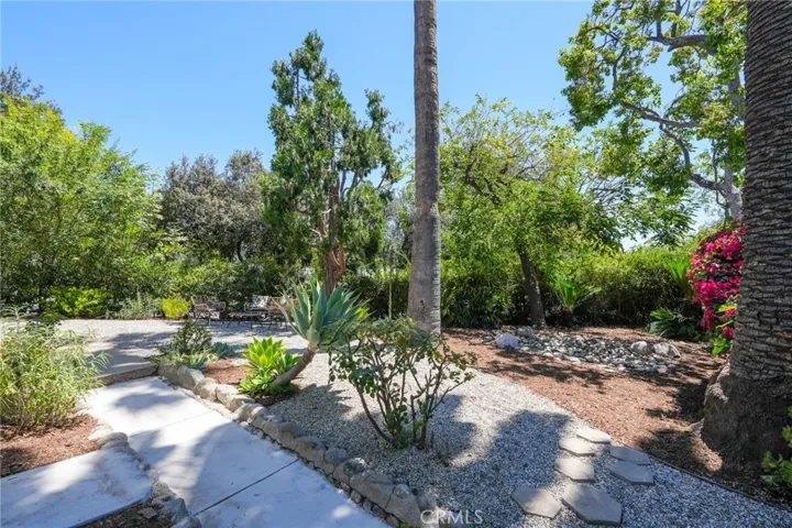 229 E Washington, Pasadena, California 91104