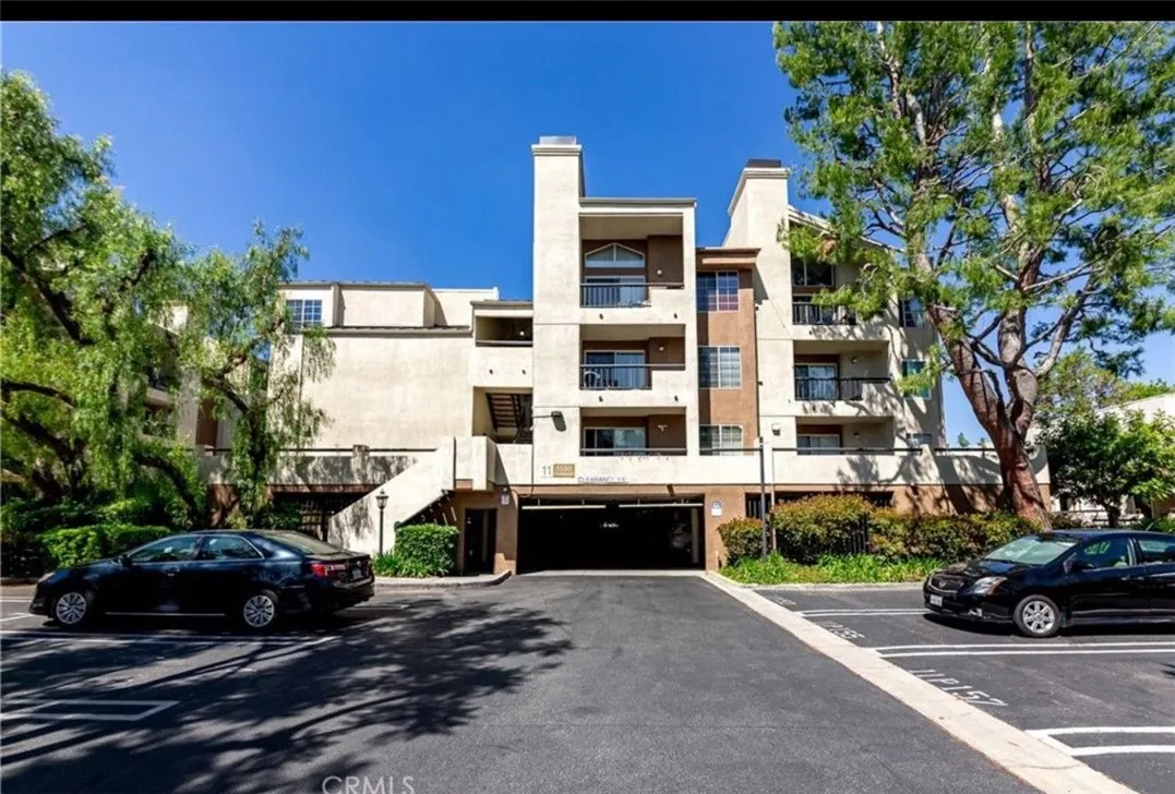 EXTERIOR AND ACCESSIBLE PARKING LOT