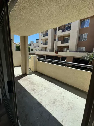 SPACIOUS BALCONY