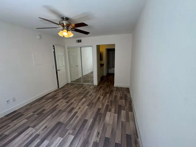SPACIOUS BEDROOM WITH CLOSETS