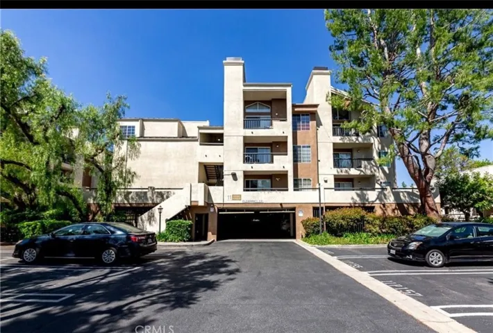 EXTERIOR AND ACCESSIBLE PARKING LOT