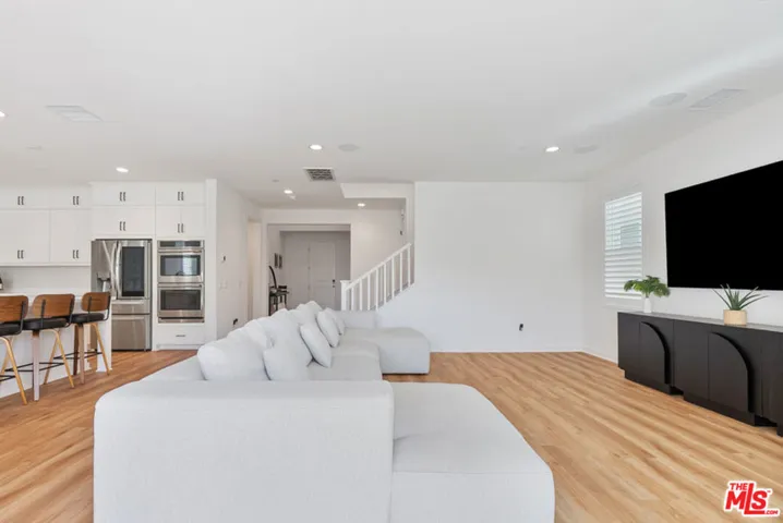 18130 Radiance Lane, Santa Clarita, California 91350