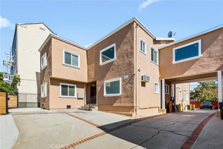 136 N Rampart Boulevard 3, Los Angeles, California 90026
