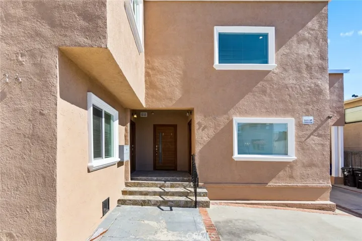136 N Rampart Boulevard 3, Los Angeles, California 90026