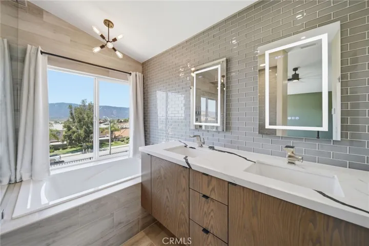 31509 Stoney Creek, Lake Elsinore, California 92532