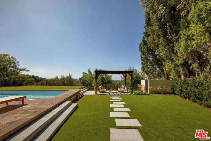14242 Valley Vista Boulevard, Los Angeles, California 91423