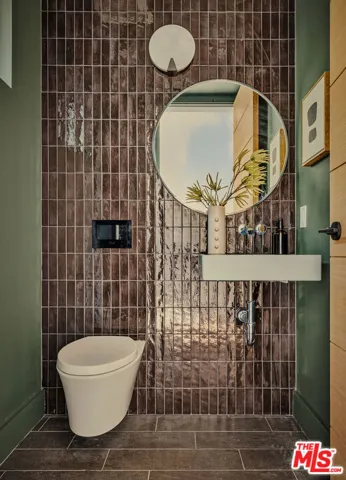 14242 Valley Vista Boulevard, Los Angeles, California 91423