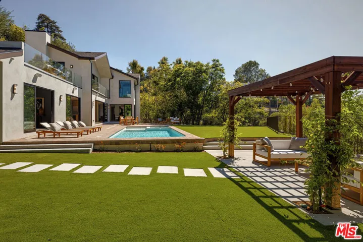 14242 Valley Vista Boulevard, Los Angeles, California 91423
