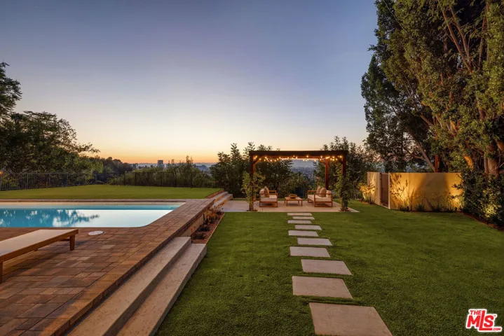 14242 Valley Vista Boulevard, Los Angeles, California 91423