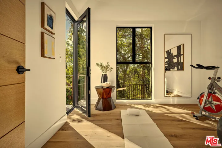 14242 Valley Vista Boulevard, Los Angeles, California 91423