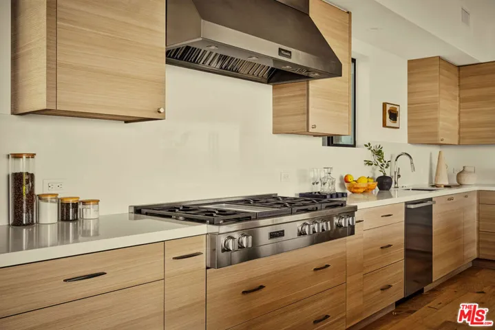 14242 Valley Vista Boulevard, Los Angeles, California 91423