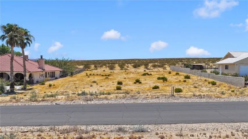 26708 Hitching Post Lane, Helendale, California 92342