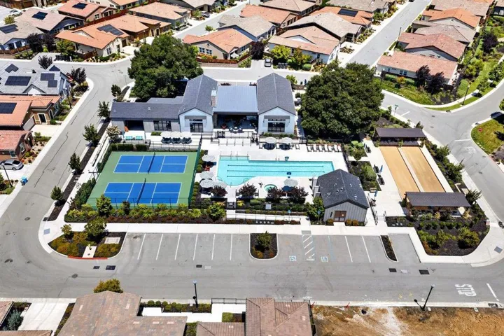 2006 Red Oak Drive, Hollister, California 95023