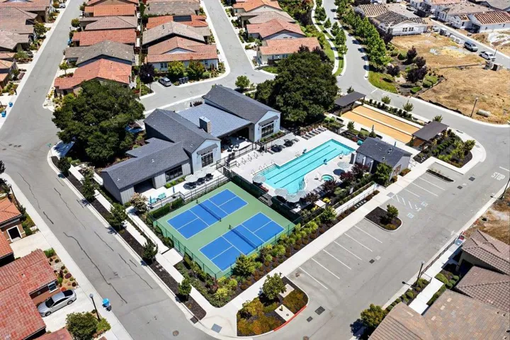 2006 Red Oak Drive, Hollister, California 95023