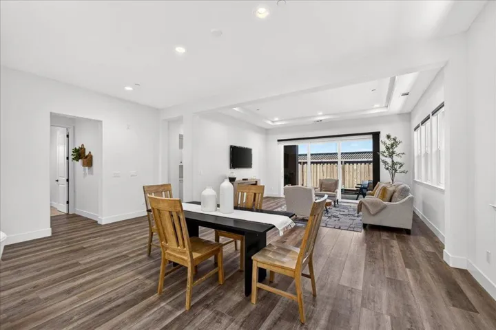 2006 Red Oak Drive, Hollister, California 95023