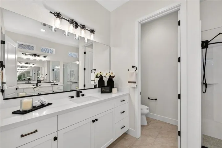 2006 Red Oak Drive, Hollister, California 95023
